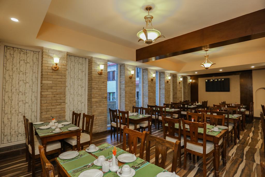 Da Yatra Courtyard Hotel Pokhara Dış mekan fotoğraf