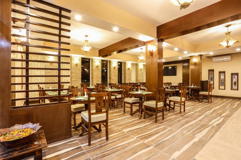 Da Yatra Courtyard Hotel Pokhara Dış mekan fotoğraf