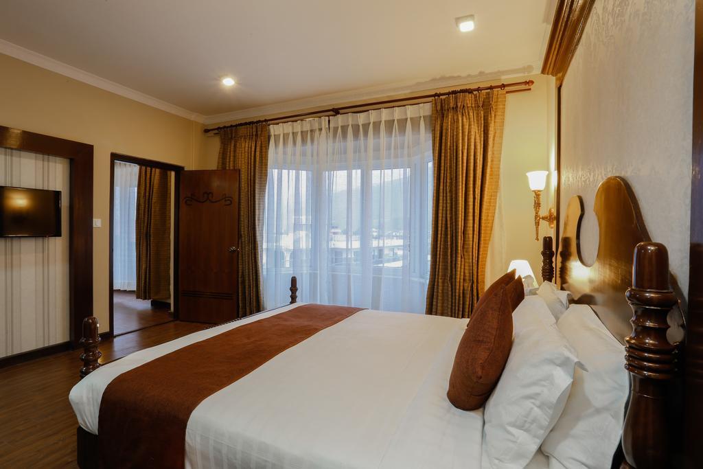 Da Yatra Courtyard Hotel Pokhara Dış mekan fotoğraf