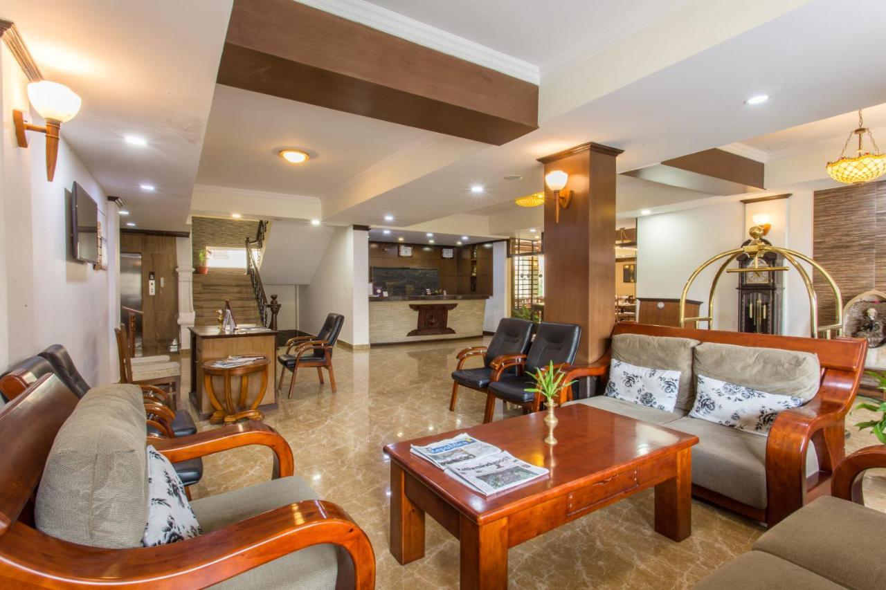 Da Yatra Courtyard Hotel Pokhara Dış mekan fotoğraf