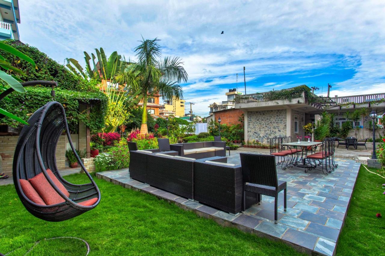 Da Yatra Courtyard Hotel Pokhara Dış mekan fotoğraf