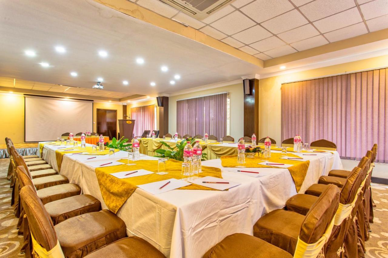 Da Yatra Courtyard Hotel Pokhara Dış mekan fotoğraf