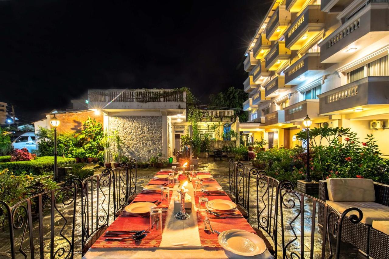 Da Yatra Courtyard Hotel Pokhara Dış mekan fotoğraf