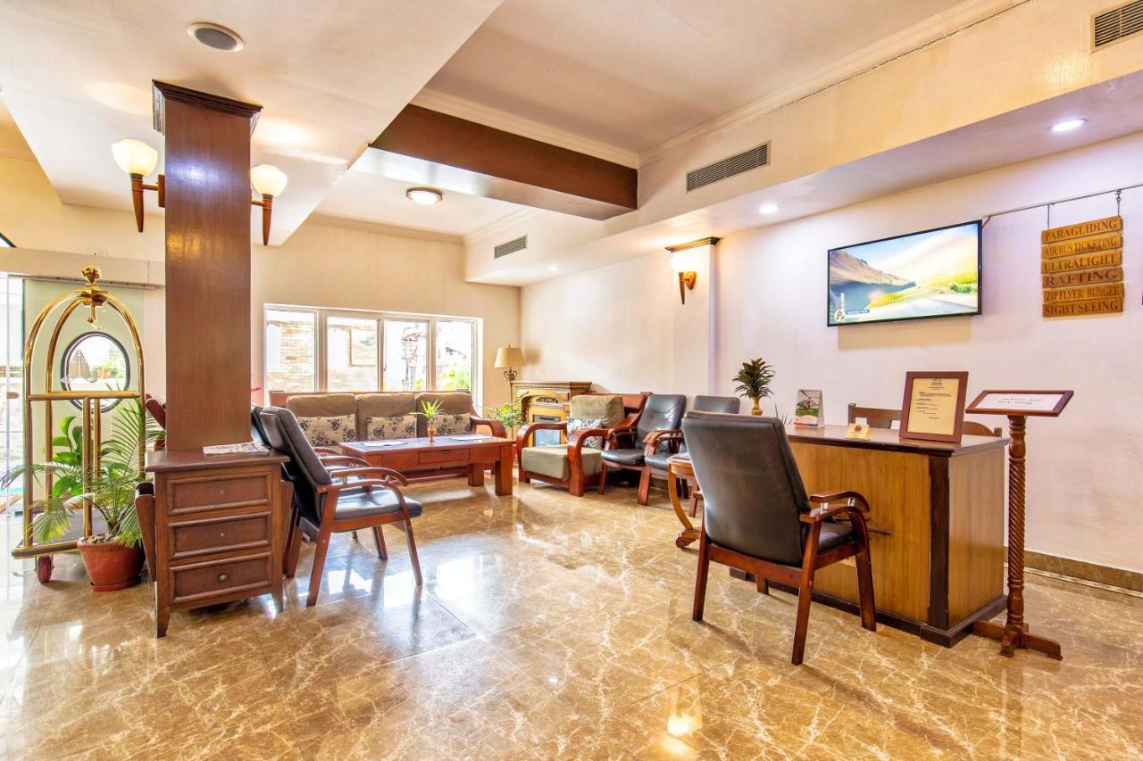 Da Yatra Courtyard Hotel Pokhara Dış mekan fotoğraf