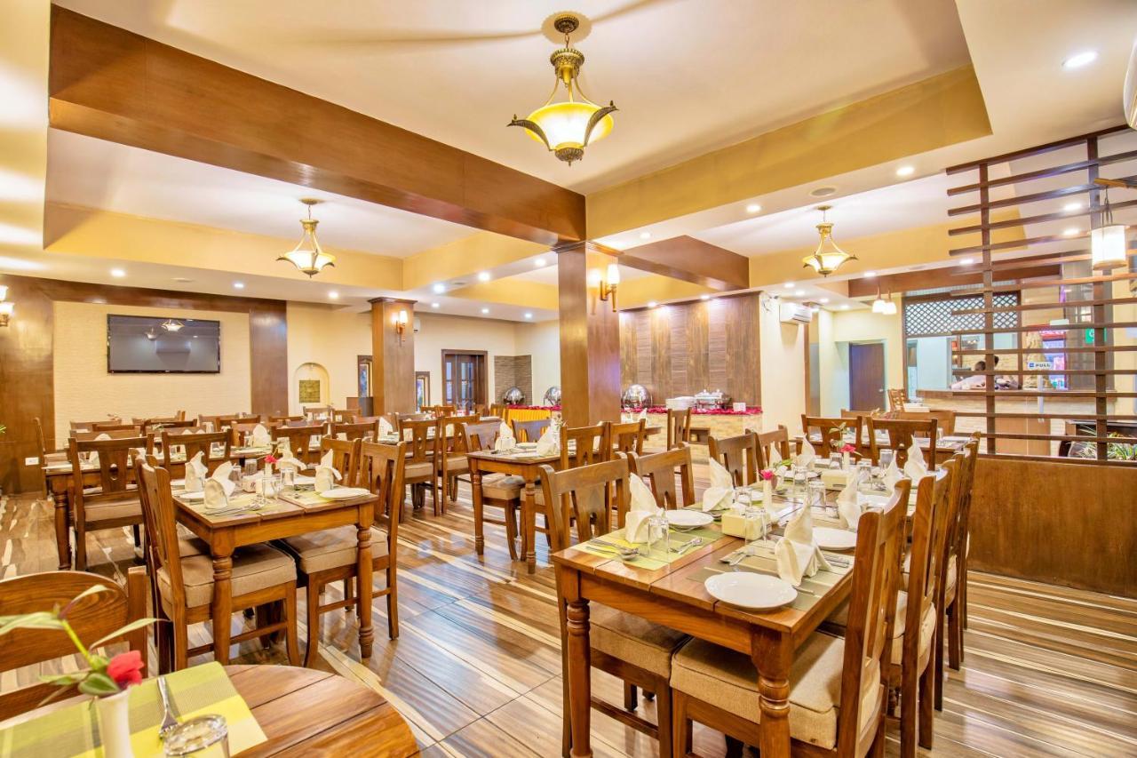 Da Yatra Courtyard Hotel Pokhara Dış mekan fotoğraf
