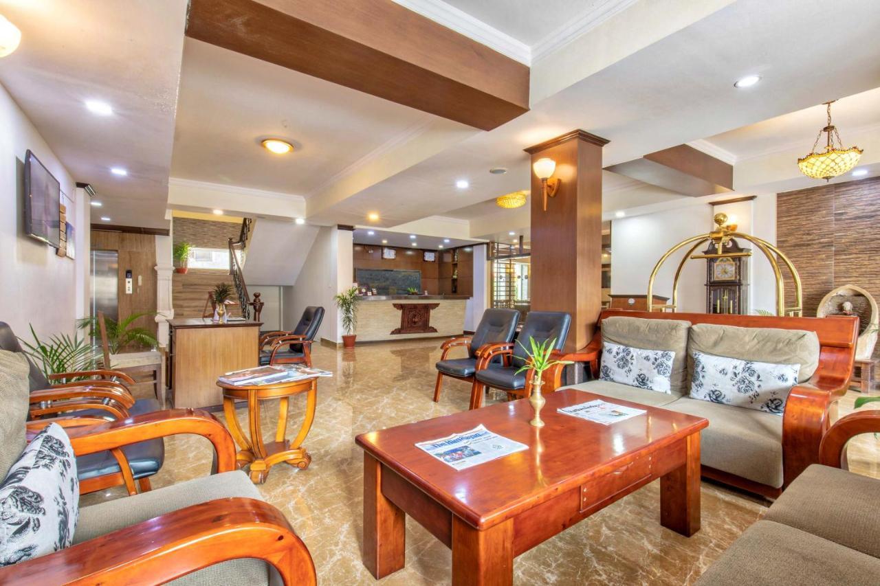 Da Yatra Courtyard Hotel Pokhara Dış mekan fotoğraf