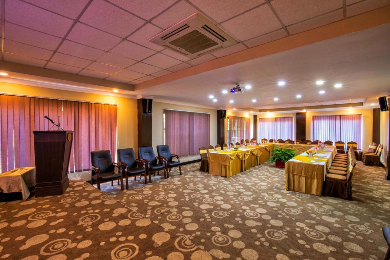 Da Yatra Courtyard Hotel Pokhara Dış mekan fotoğraf