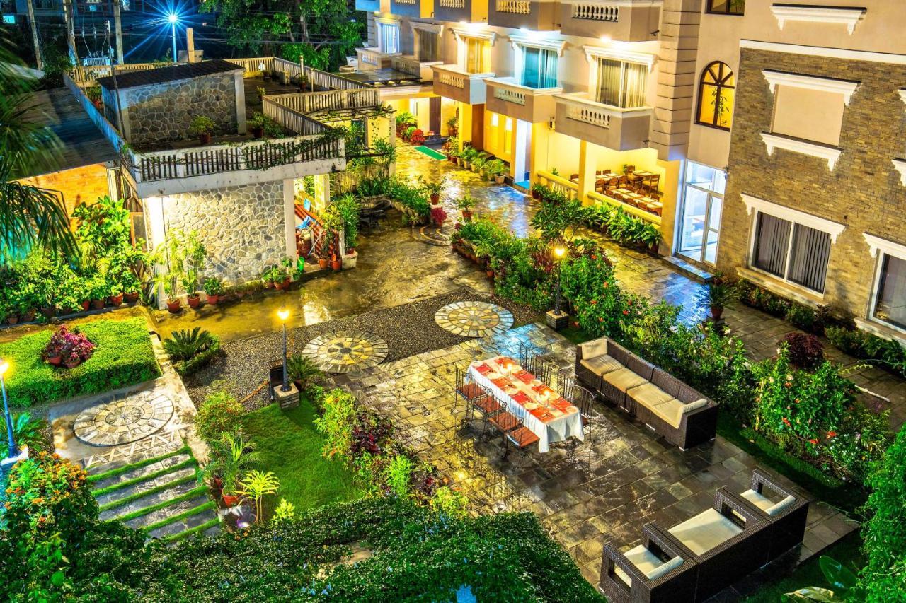Da Yatra Courtyard Hotel Pokhara Dış mekan fotoğraf