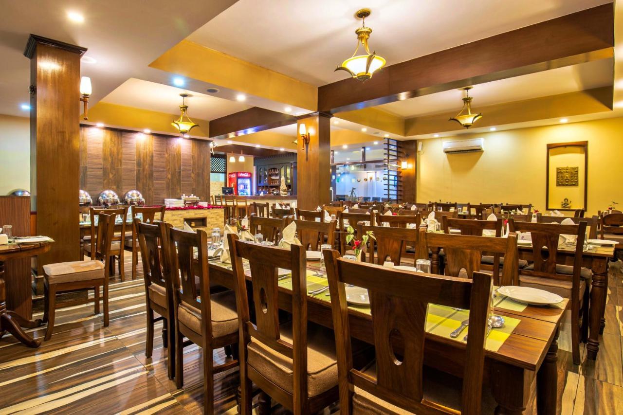 Da Yatra Courtyard Hotel Pokhara Dış mekan fotoğraf