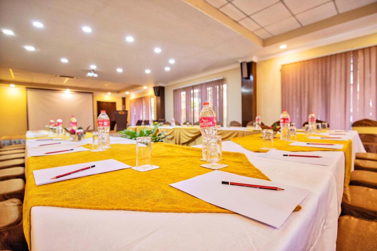 Da Yatra Courtyard Hotel Pokhara Dış mekan fotoğraf